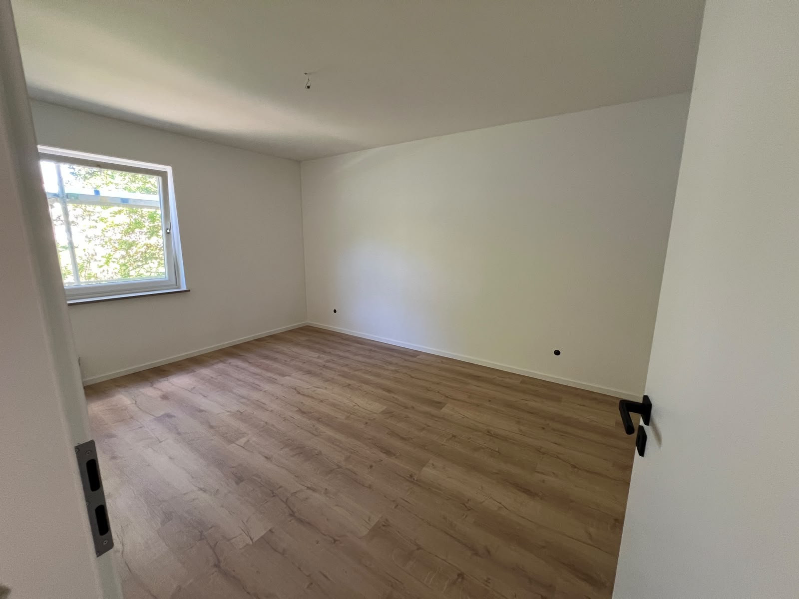 Zimmer mit Gartenblick – nach der Sanierung